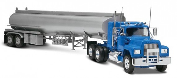 Mo1961 Mack ’R’ Coventional + Tankki -trailer (SNAP-TITE)