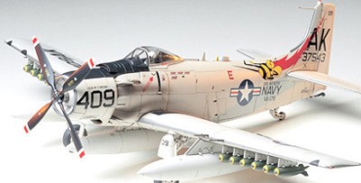Ta61058 Douglas A-1H Skyraider U.S.Navy