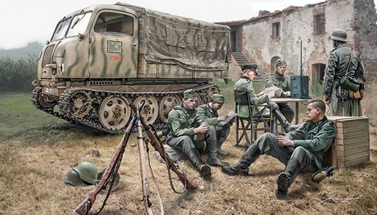 It6549 Steyr RSO/01 with German Soldiers