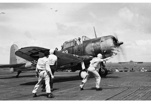 Re03869 SBD-5 Dauntless